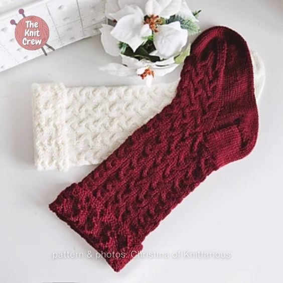 10 Mini Stocking - The Yarn Crew